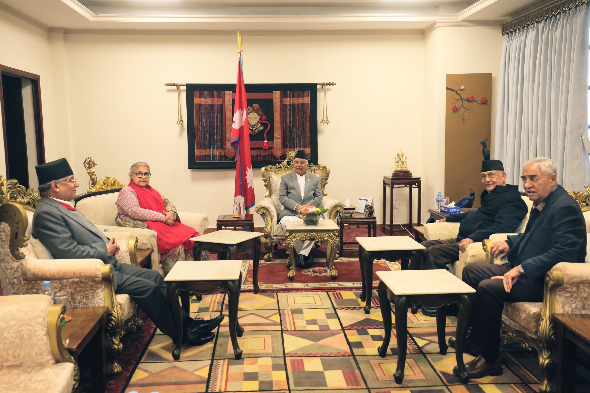 राष्ट्रपतिको पहलमा शीर्ष नेता र प्रधानमन्त्रीबीच भेटवार्ता