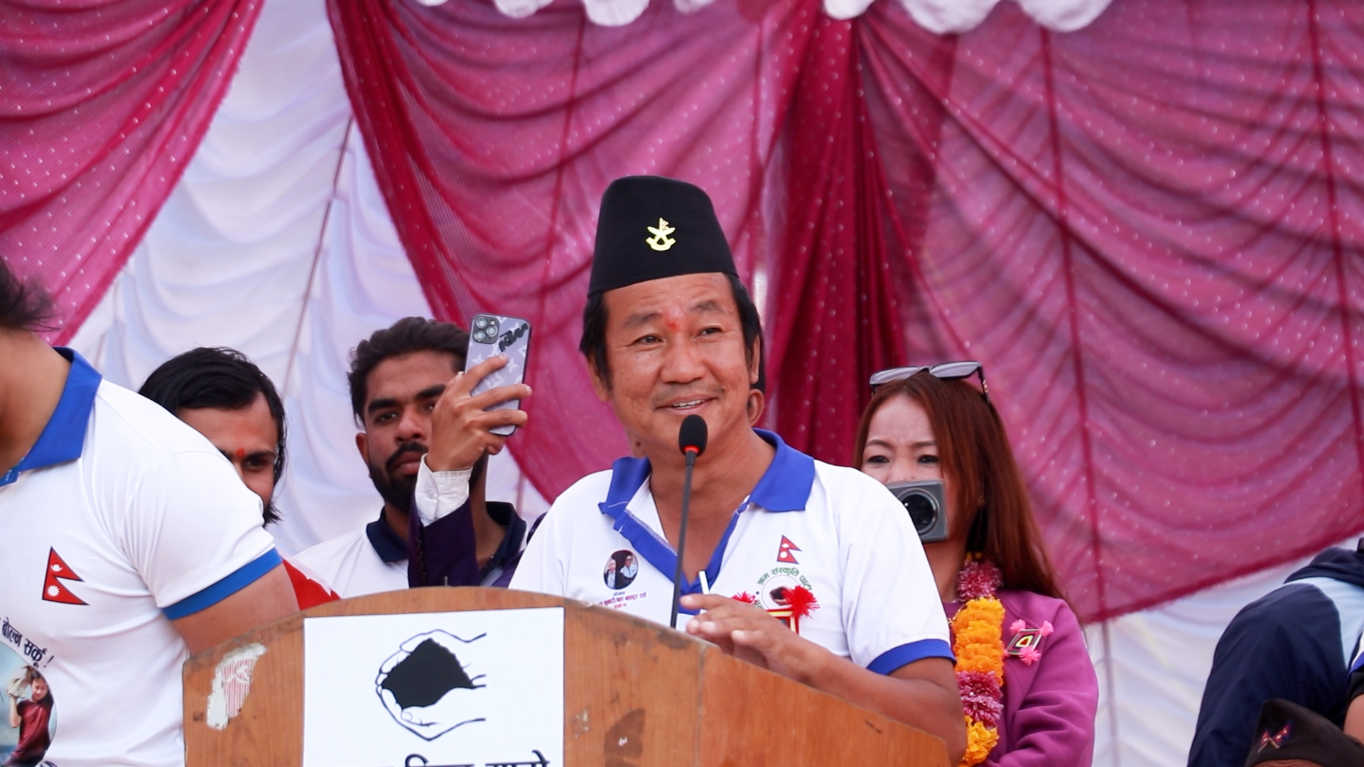 रेमिट्यान्सले देश चलिरहेको छ, प्रवासीलाई सम्मान गरौँ : साम्पाङ