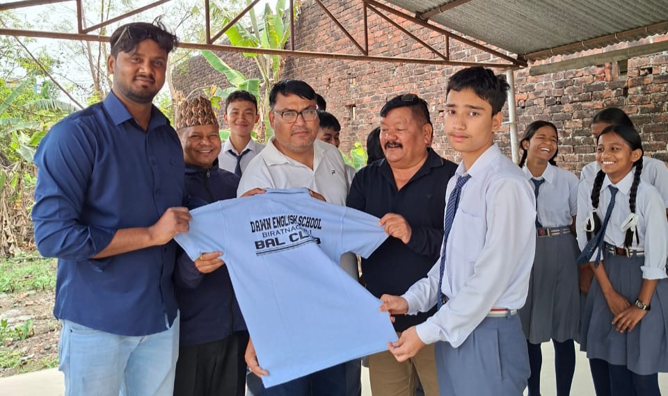 डन स्कुल बाल क्लबलाई सन्तोष शाह नेतृत्वको युवाहरूको सहयोग