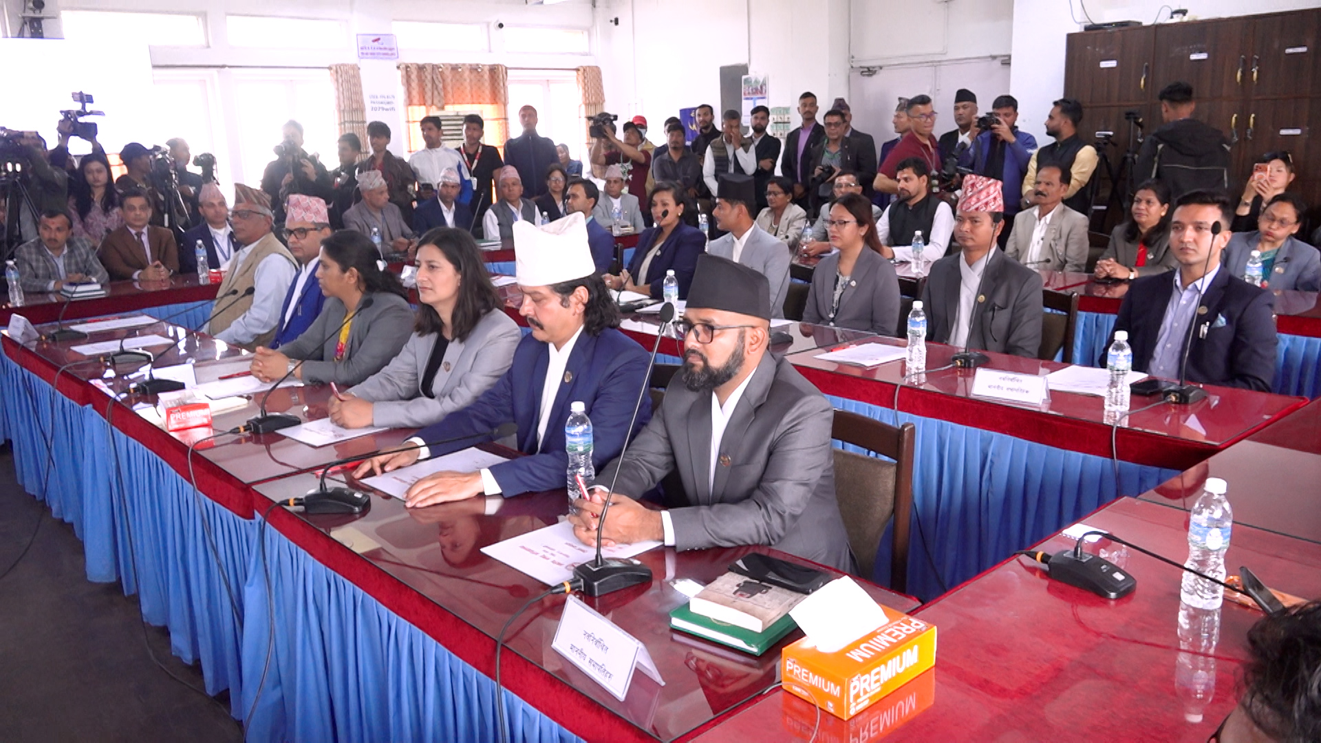 १२ वटा समिति सभापतिहरुले लिए पद तथा गोपनियताको सपथ