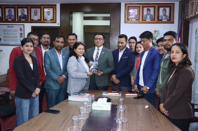 लगानीकर्ताले आत्तिनु पर्दैन, नेपालको शेयर बजार पारदर्शी छः अर्थमन्त्री वाग्ले