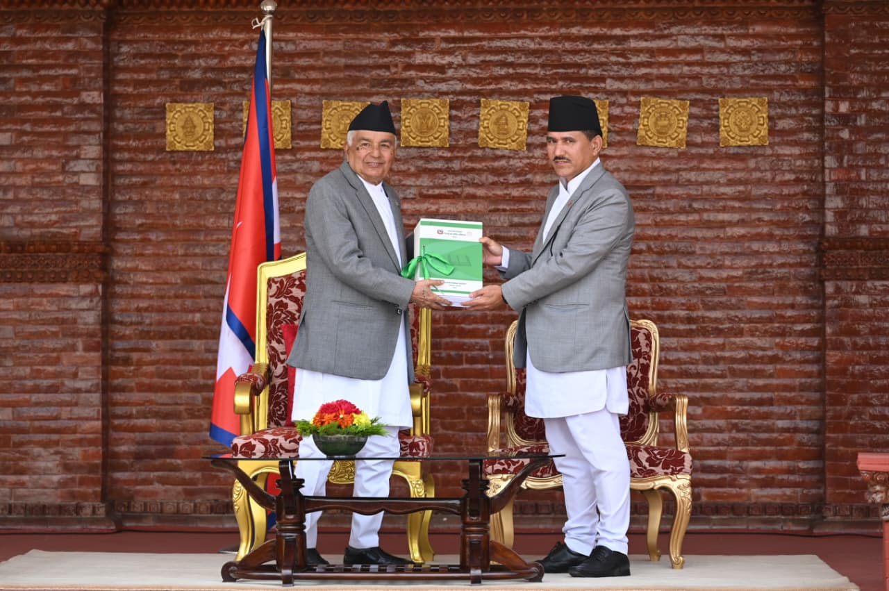 महालेखापरीक्षकको आर्थिक वर्ष २०८१/०८२ को वार्षिक प्रतिवेदन पेश