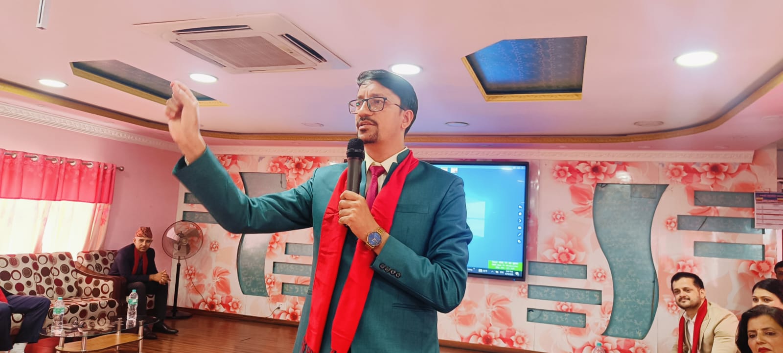 विराटनगरको एभरेष्ट कलेजले गर्‍यो  कक्षा–११ का विद्यार्थीलाई अभिमुखीकरण